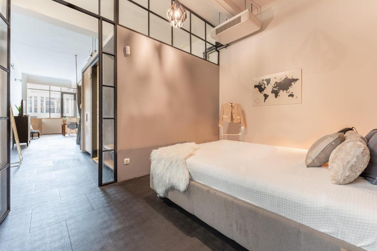 Apartment Heart Of Center With Ac/super Bright !! *